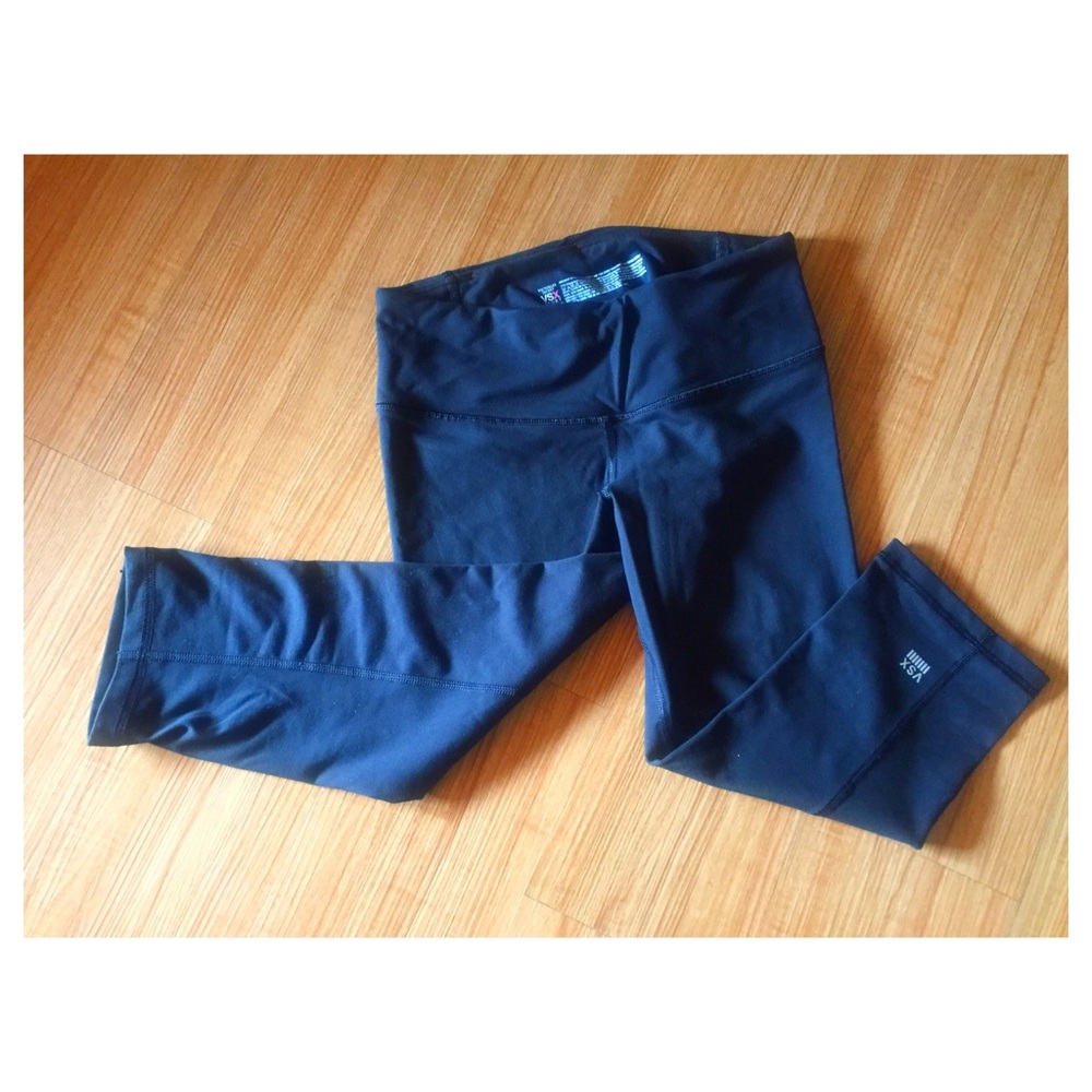Victoria’s Secret Yoga Capris size S - Picture 2 of 5